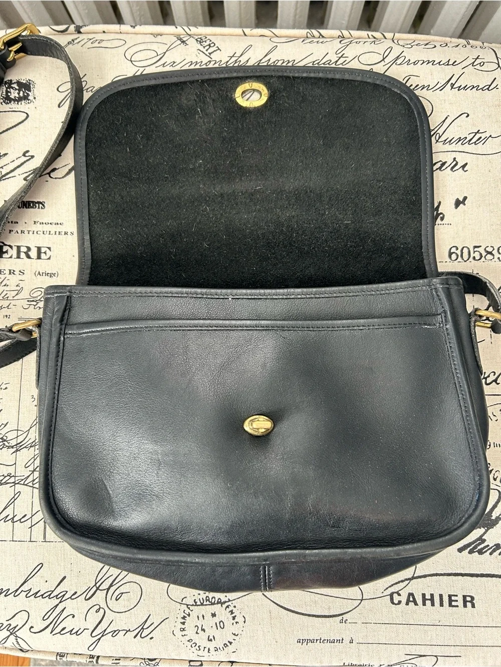 VTG coach black legacy City bag USA Y2K turn lock flap